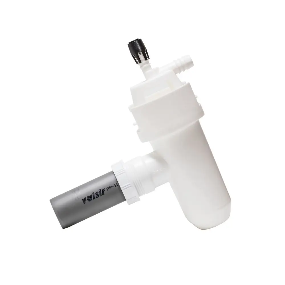 Siphon mit Verbindungselementen, geeignet für Haustechnik-Weichwasseranlagen. Produkte von BWT gewährleisten eine sichere Installation in Wasseranlagen.